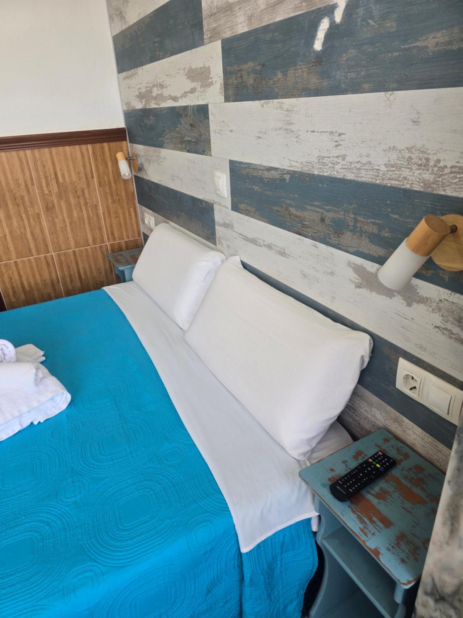 La Tortuga Lodging Rooms Tarifa Eksteriør billede